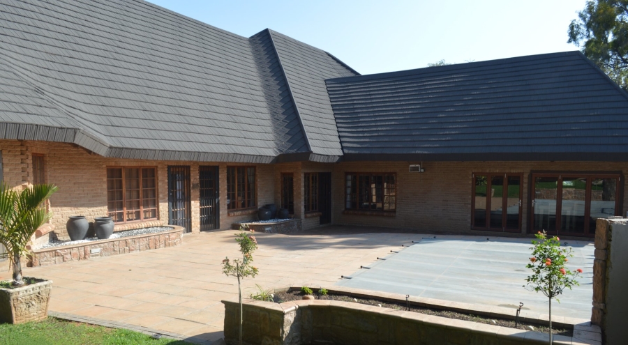 5 Bedroom Property for Sale in Wilkoppies North West